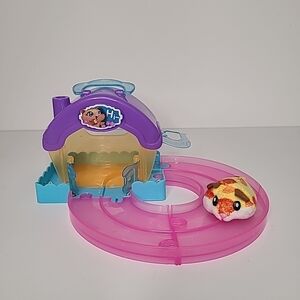 Zuru Hamsters in a House Food Frenzy Starter Set House Track + Hamster Tested